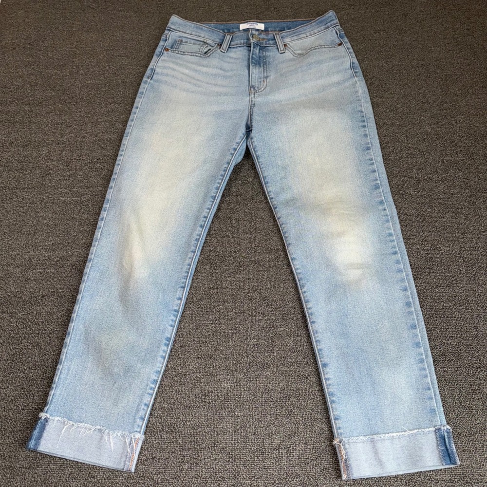 Denizen from Levi's Women Light Wash Boyfriend Jeans Raw Hem 4 W27 Casual Wear